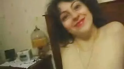 در فیلم معلم سکسی با یک حامل در صندلی عقب, دسته چوچوله بازبان